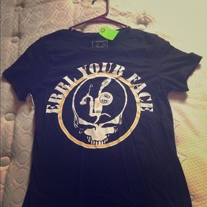 Women’s Greatful Dead/ Dabs T-Shirt size small.